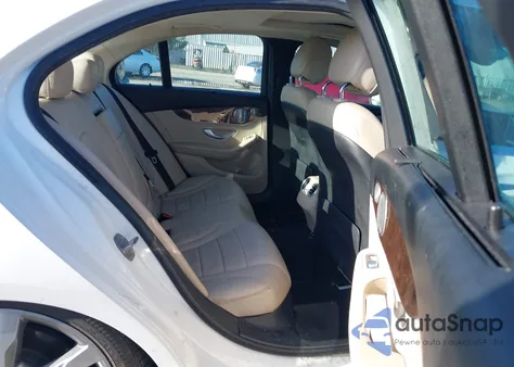 2018 Mercedes-Benz C 350E z USA, uszkodzony, nr VIN 55SWF4HB1JU272144